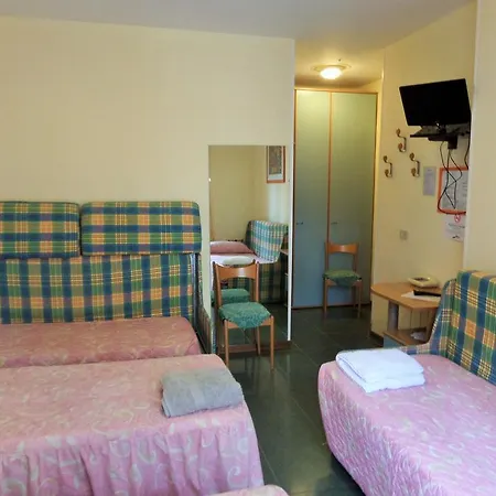 Hotell Lucerna 2*