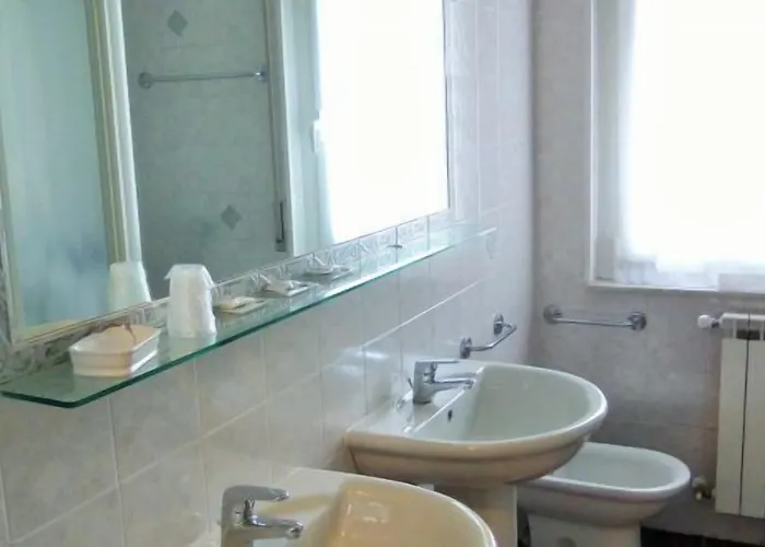 Lucerna Hotel 2*