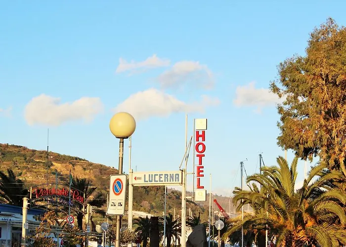 Lucerna Hotel 2*
