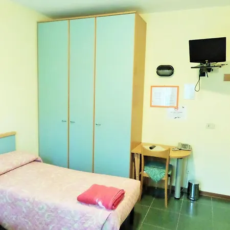 Ξενοδοχείο Lucerna 2*